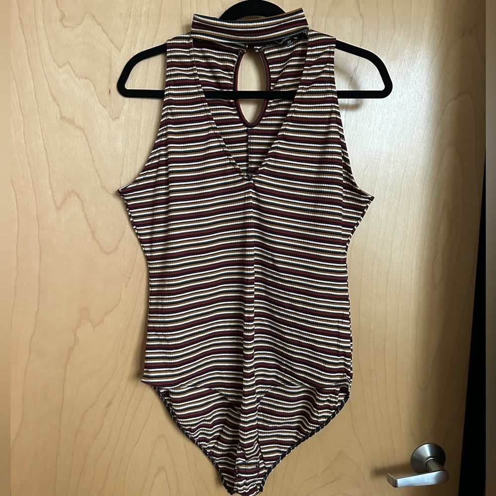 Ribbed Striped Mock Neck Bodysuit w/ Cut-Out - Charlotte Russe 2X